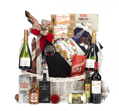 Gourmet hamper basket gift